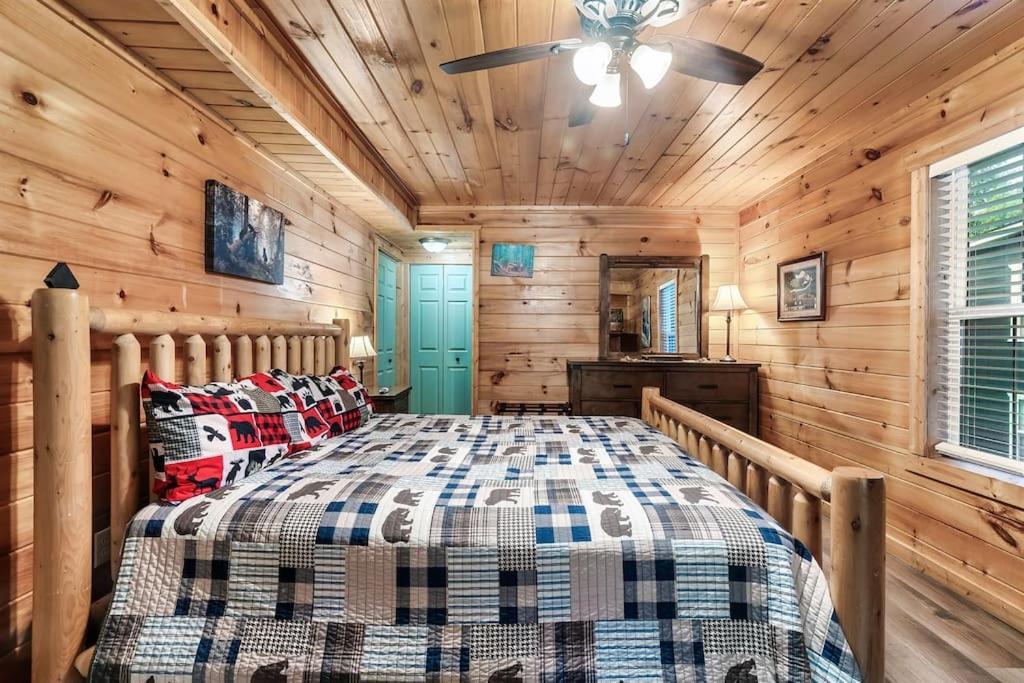 A Top Notch Lodge~Гатлінбург Екстер'єр фото